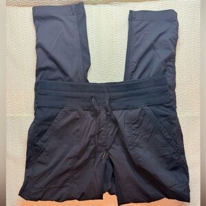 Lululemon Womens 6 Black Drawstring Pants